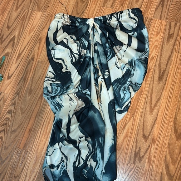 PrettyLittleThing Corset Tp and Skirt Set, cream, blue, 12 - Picture 6 of 11